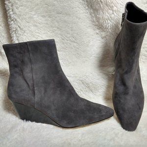 Donald Pliner boots. Gray Faux suede. 9.5. New